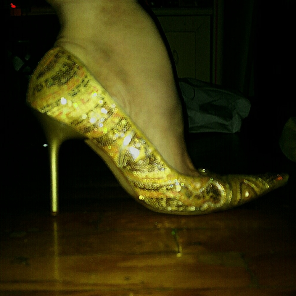FINAL DROP! Steven by Steve Madden gold sequin pointy toe he…